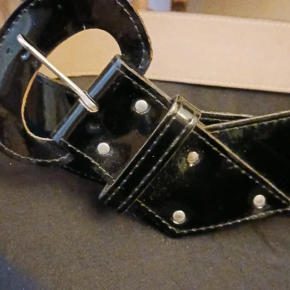 Vintage black patent leather fashion belt - Picture 4 of 7